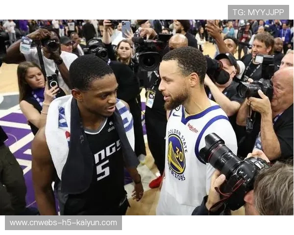 福克斯连送两次助攻，国王团队篮球见效