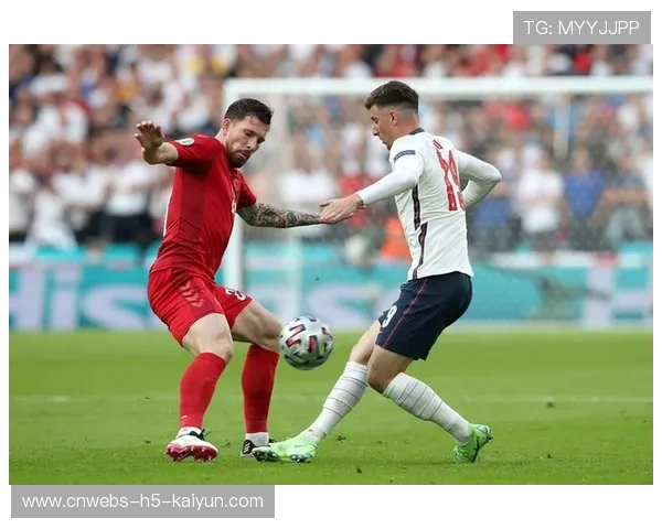 丹麦中场远射折射入网引发尖叫