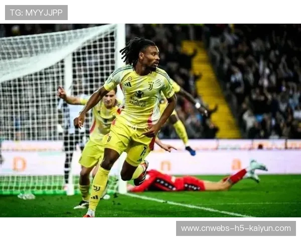 库普梅纳斯完成关键进球