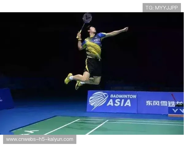 羽毛球少年起跳太高撞上灯的故事:成长的瞬间与背后启示 羽毛球少年起跳太高撞上灯的故事:成长的瞬间与背后启示